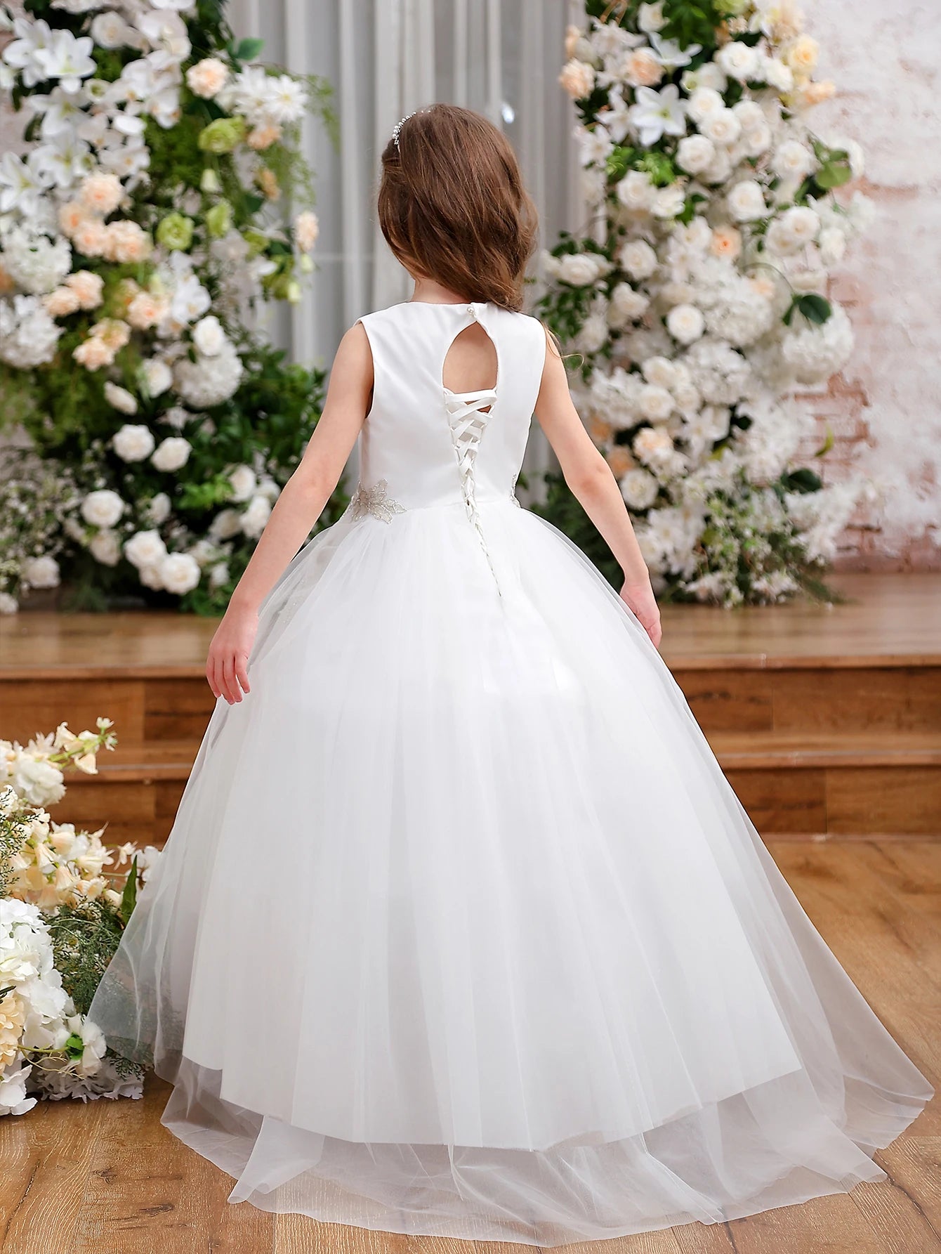 Girls White Sleeveless Silver Floral Lace Appliqué Keyhole Back Tulle Flower Girl Dress For Wedding Party