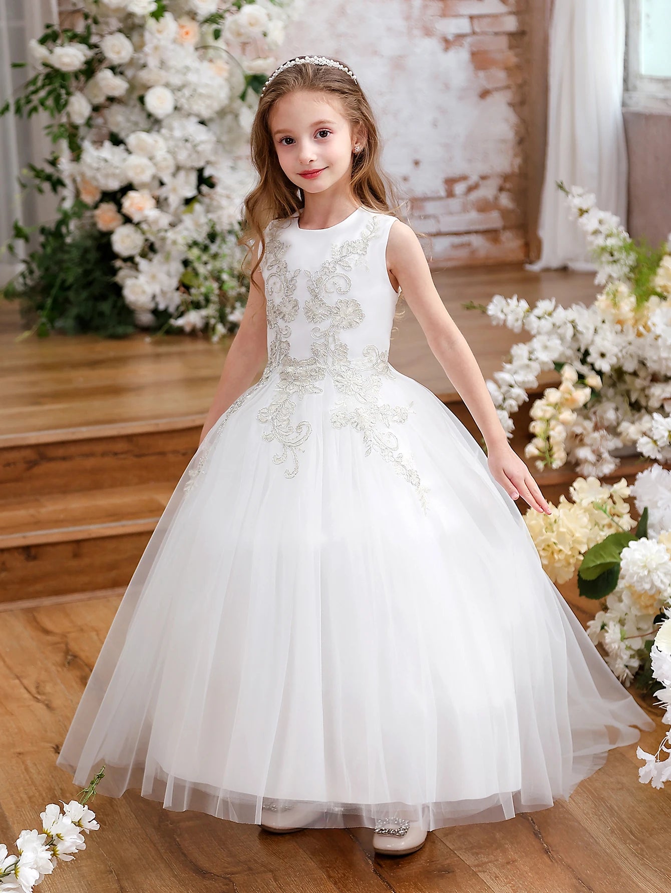 Girls White Sleeveless Silver Floral Lace Appliqué Keyhole Back Tulle Flower Girl Dress For Wedding Party