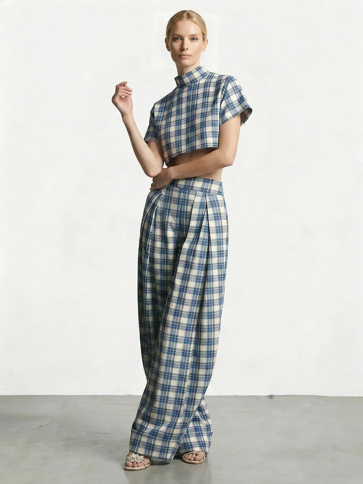 Women's Mock Neck Short Sleeve Two‑Piece Set Plaid Print Cropped Top Pleated Wide Leg High Waist Pants Ladies Suit